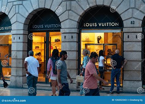 louis vuitton verona photos|louis vuitton italy.